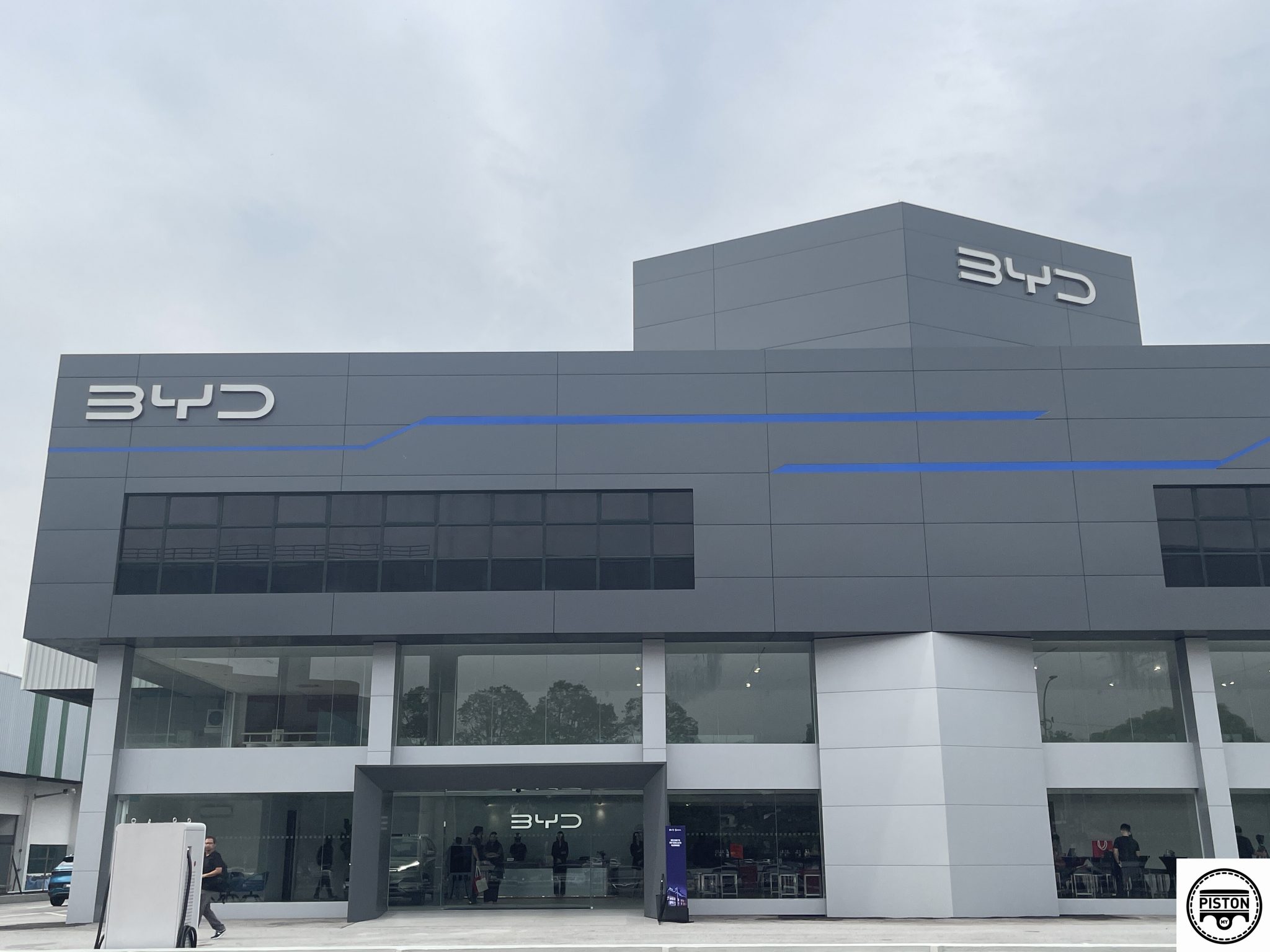 Largest Byd S Centre Opens In Glenmarie