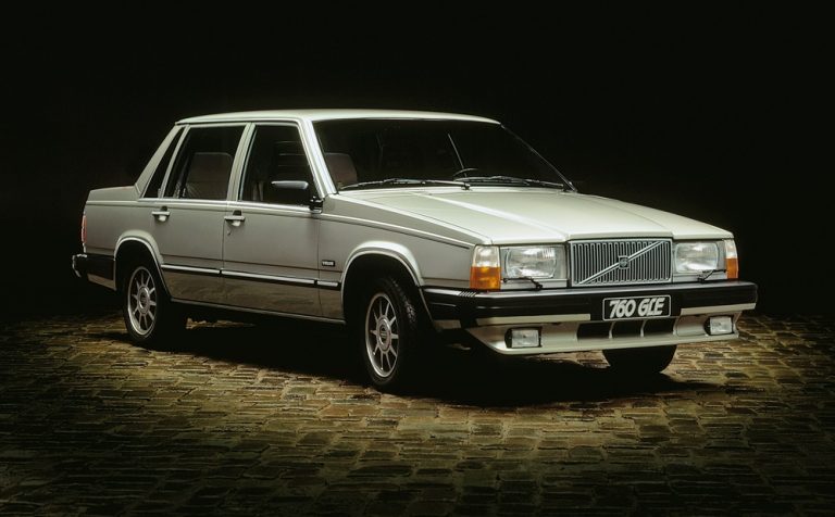 LOOKING BACK: The car that saved Volvo in the 1980s - Piston.my